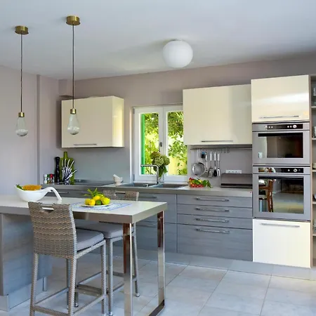 Awesome In With Kitchen Holiday home