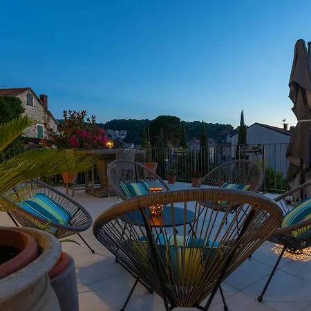 Awesome In With Kitchen Holiday home *