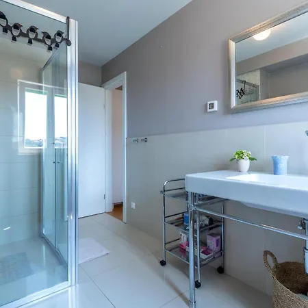 Awesome In With Kitchen Holiday home *