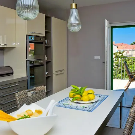 Awesome In With Kitchen *